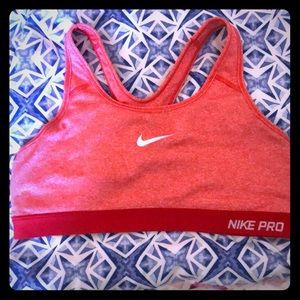 Nike sports bra (new)